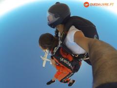 Skydiving in Queda Livre