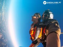 Skydiving in Queda Livre