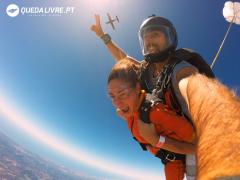 Skydiving in Queda Livre