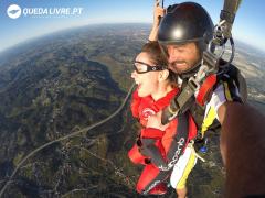 Skydiving in Queda Livre