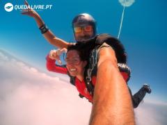 Skydiving in Queda Livre