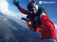 Skydiving in Queda Livre