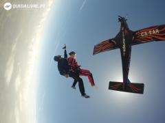 Skydiving in Queda Livre